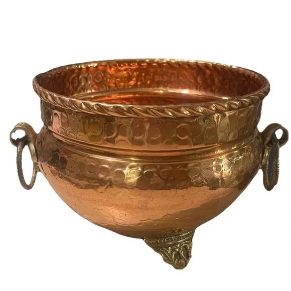 Hammered Copper Planter Ornate Brass Feet Handle Decorative Bowl Cauldron India - Picture 3 of 13